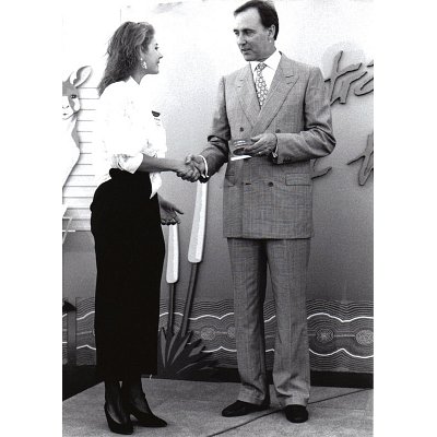 Anna De Cardi Young Australian of the Year Award Prime Minister Paul Keating 1992